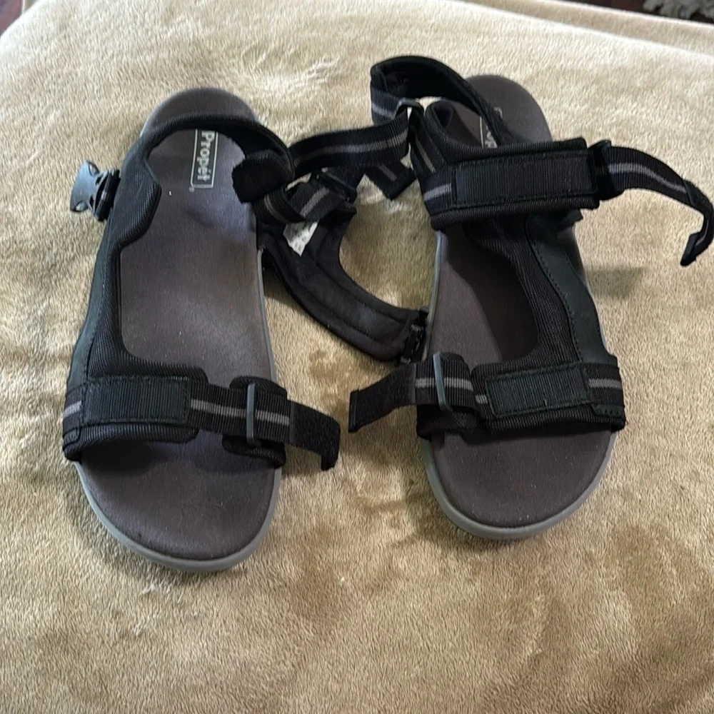 Propet Men’s Dad Strap Eli Black &‎ Grey Sandals
